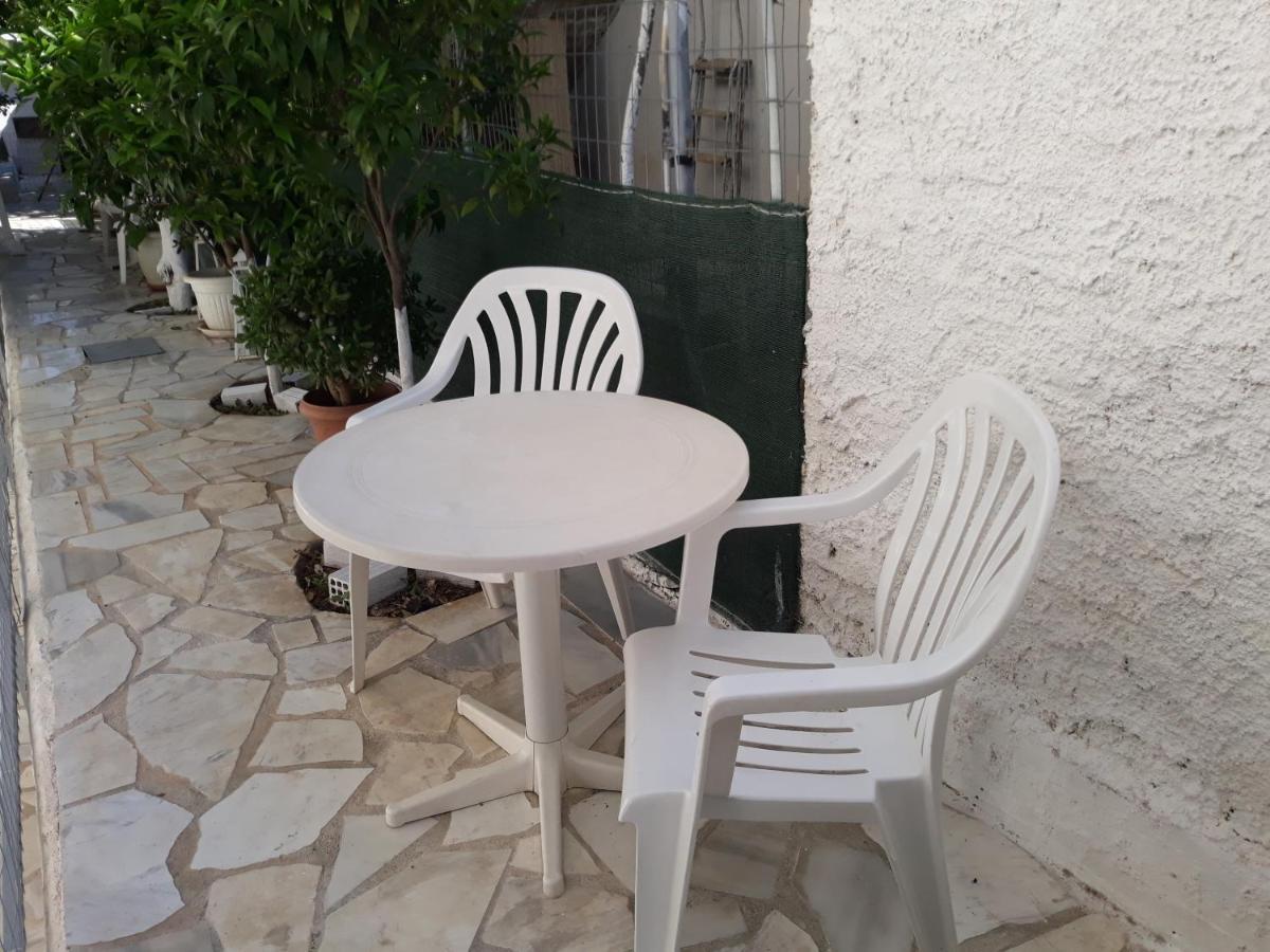 Cozy Flat In Nea Makri Apartment Exterior foto