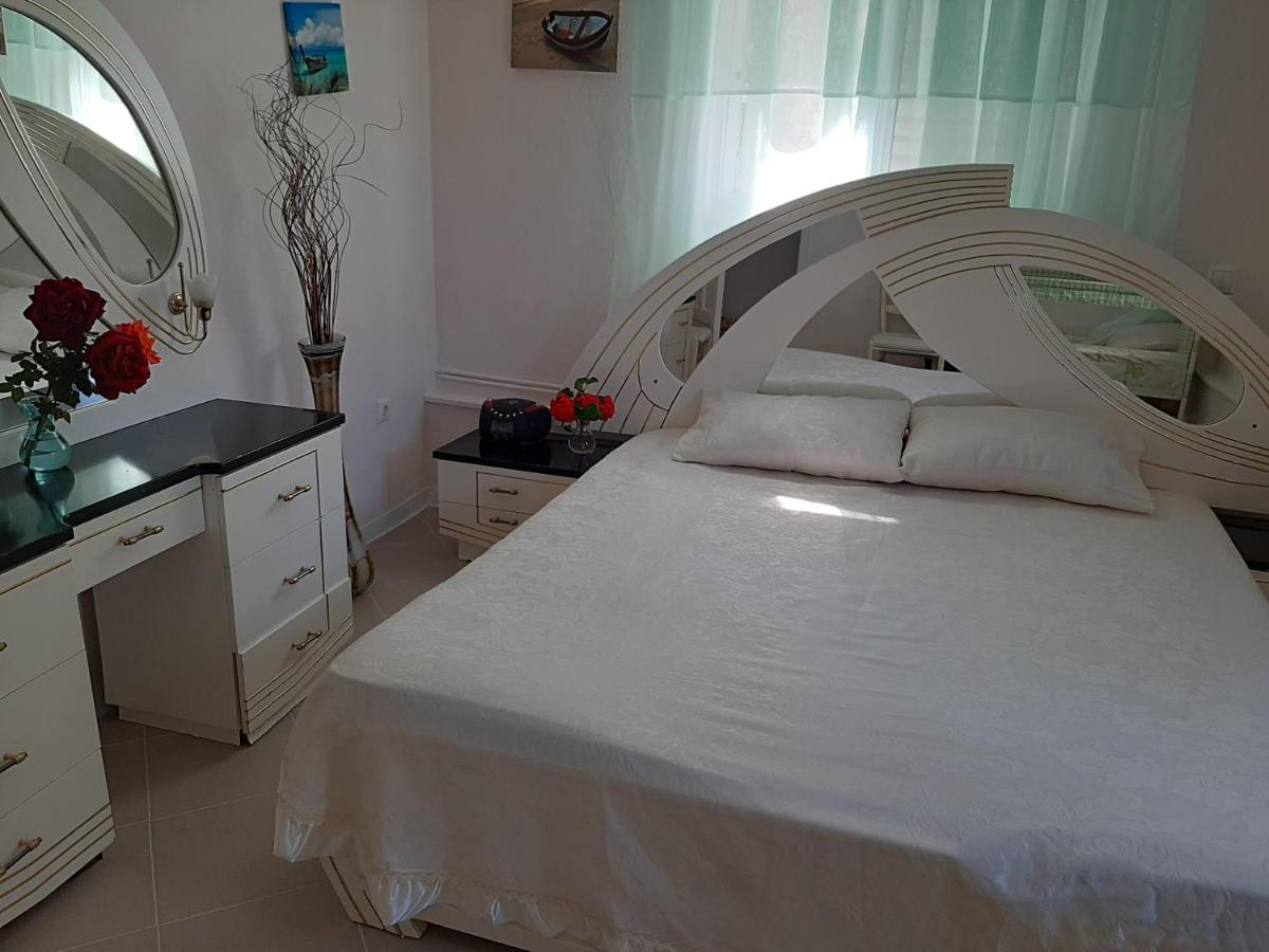 Cozy Flat In Nea Makri Apartment Exterior foto