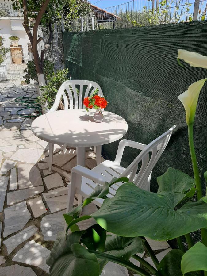 Cozy Flat In Nea Makri Apartment Exterior foto