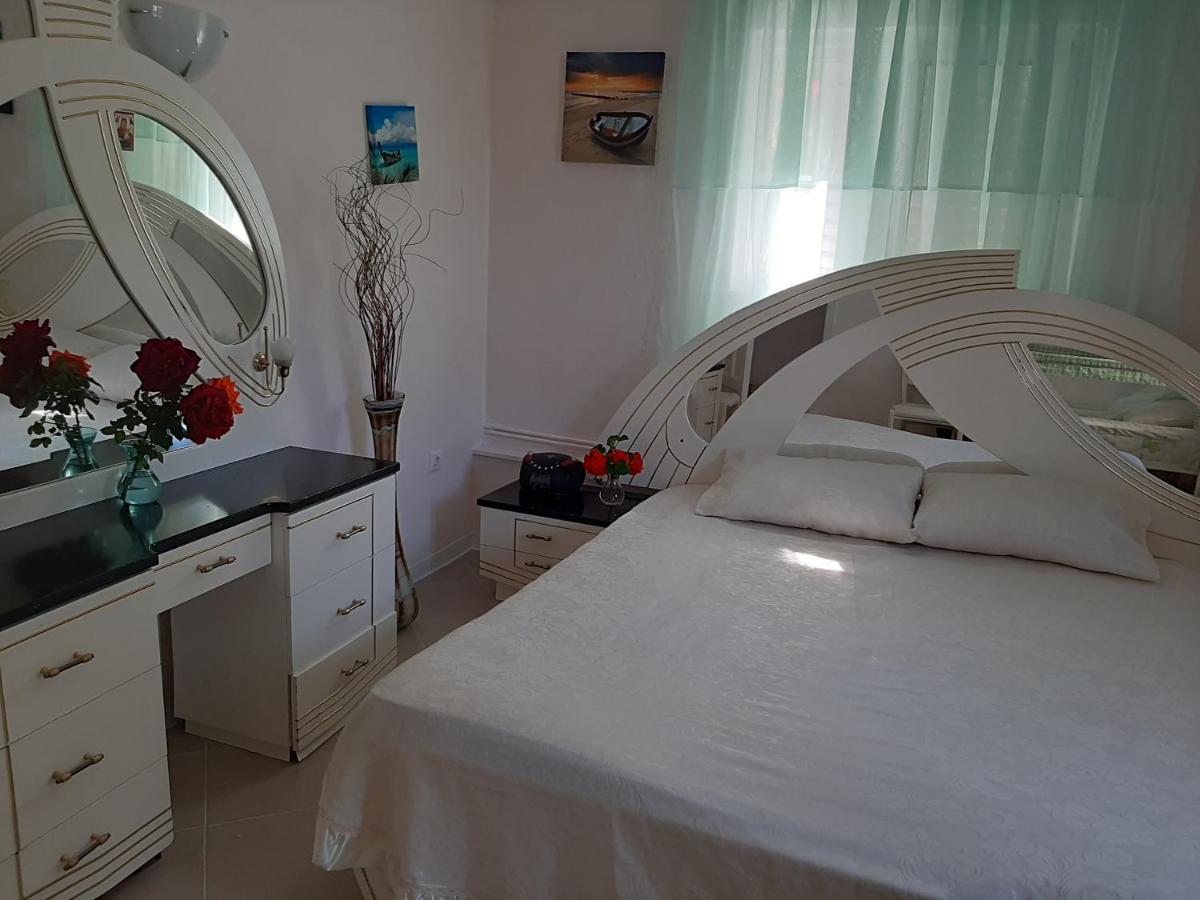 Cozy Flat In Nea Makri Apartment Exterior foto